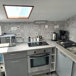  Apartment Anica With Parking